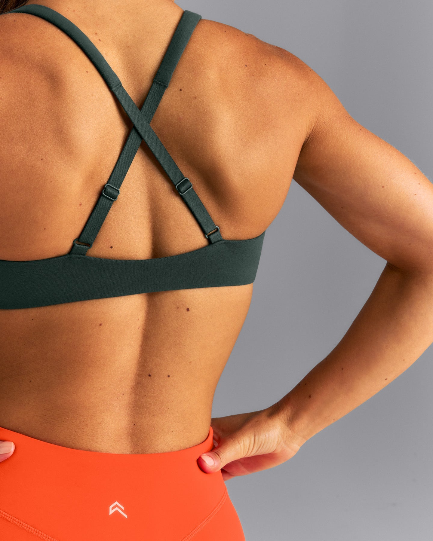 EasyLift™ Cross Back Sports Bra New Branding | Deep Shadow Green