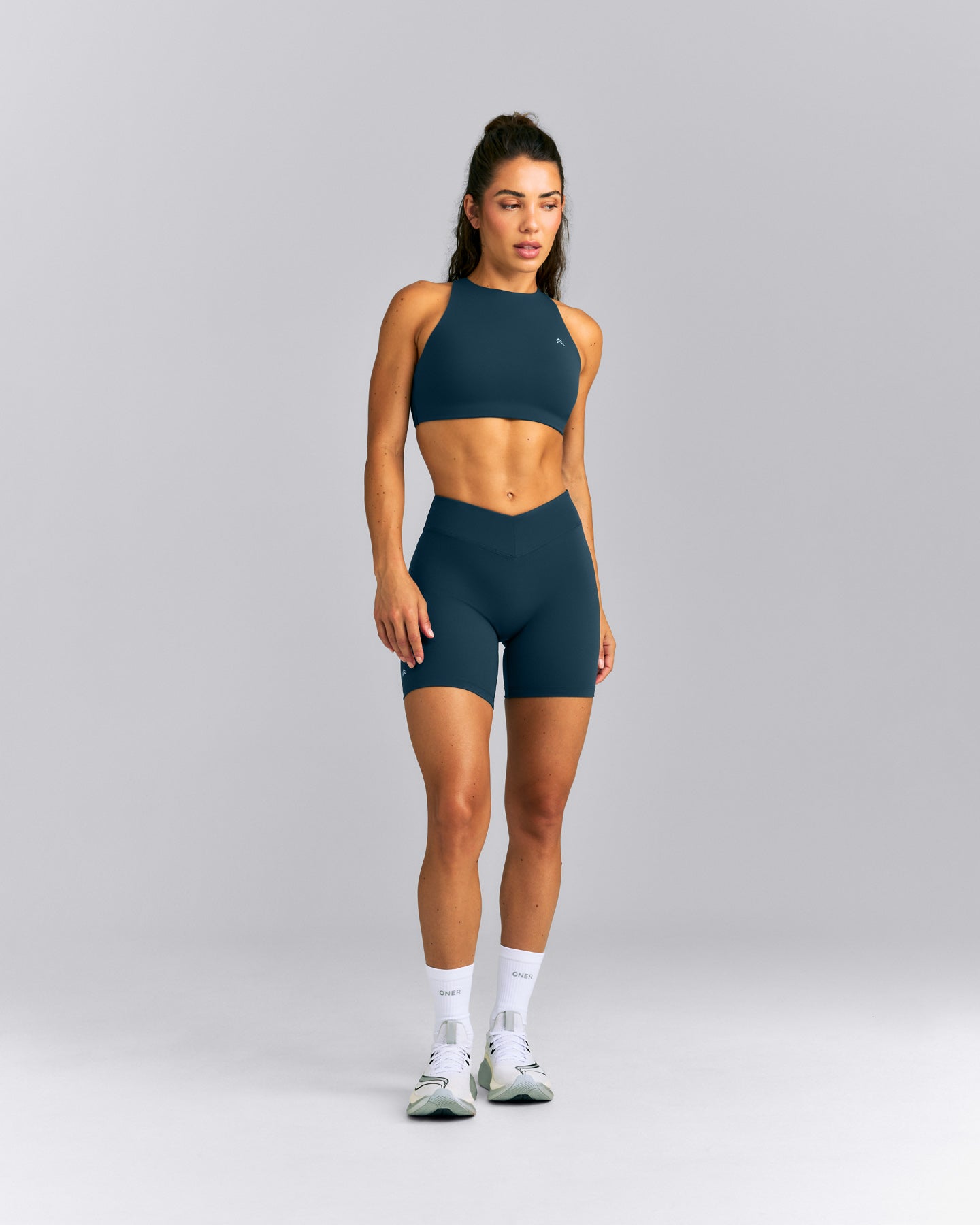EasyLift™ High Neck Sports Bra New Branding | Dark Oil Blue
