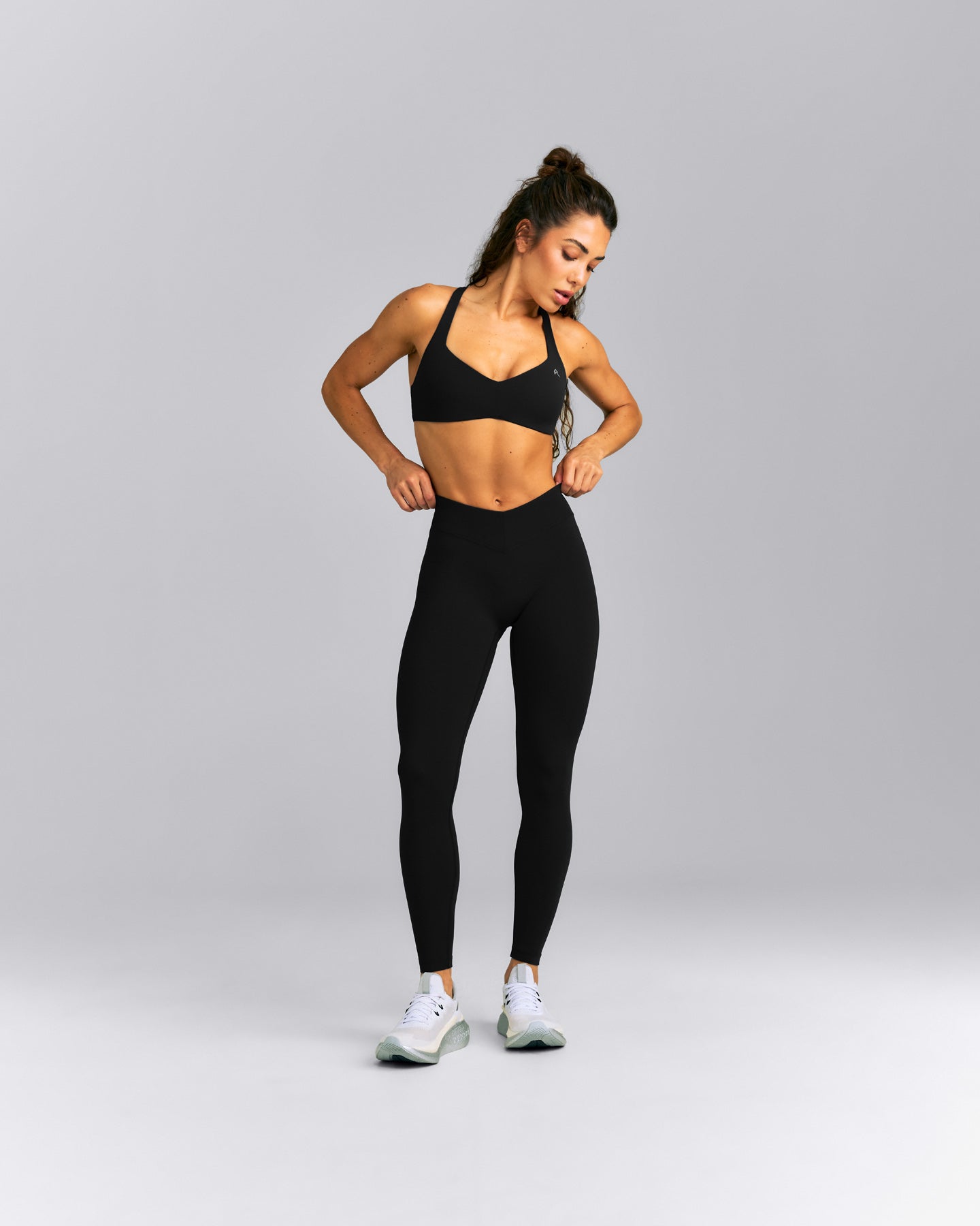 UnifiedMove™ V Front Mid Rise Leggings New Branding | Black