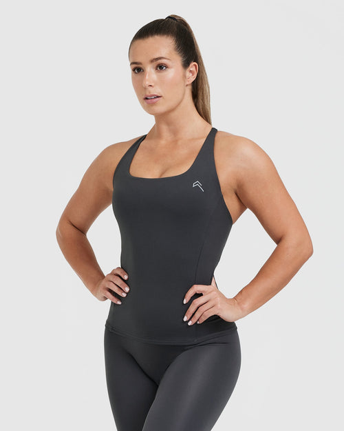Different material but look the same! 🤭 #activewear #oneractive