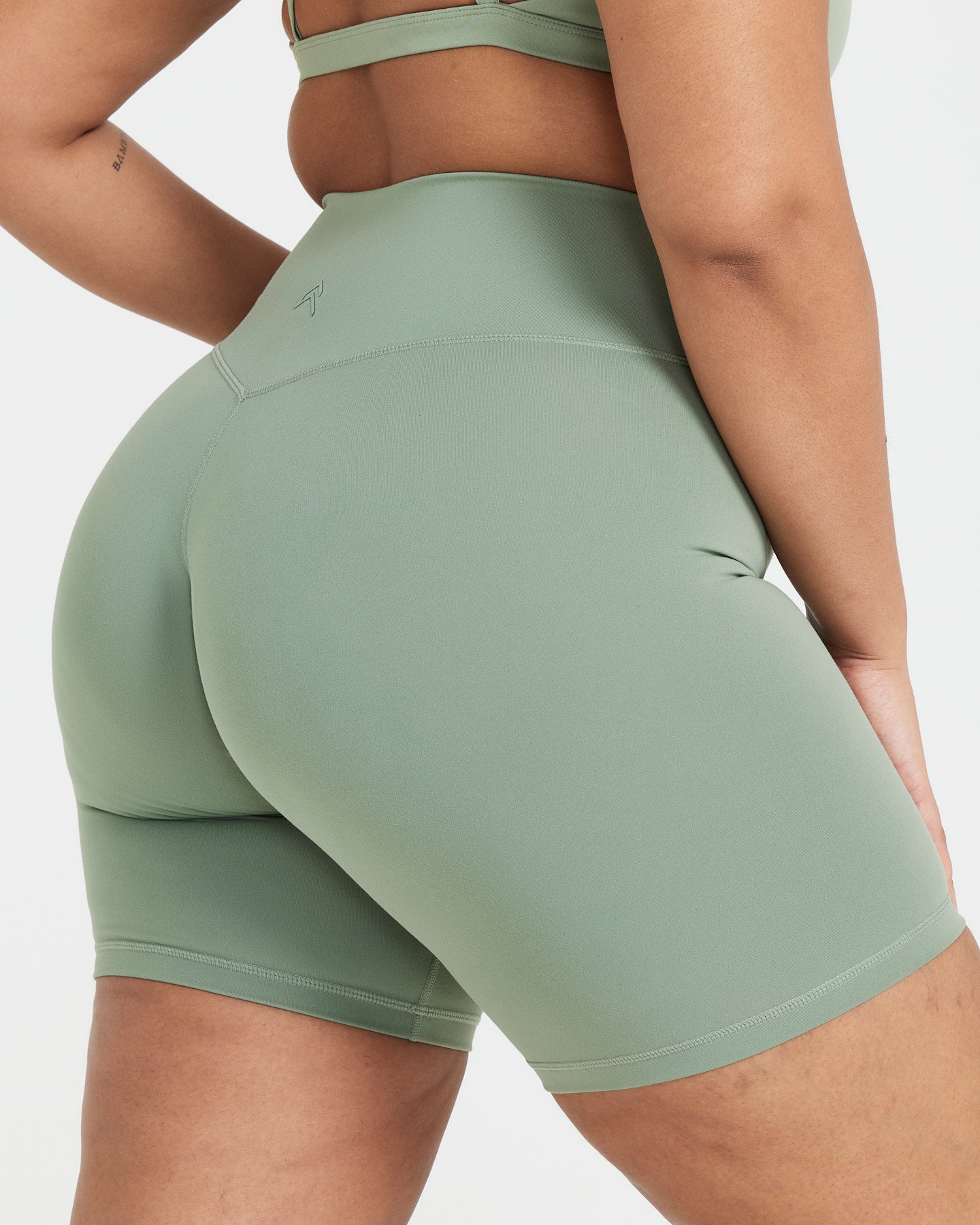 fav shorts ever!!! -> timeless scrunch shorts in the color 'sage